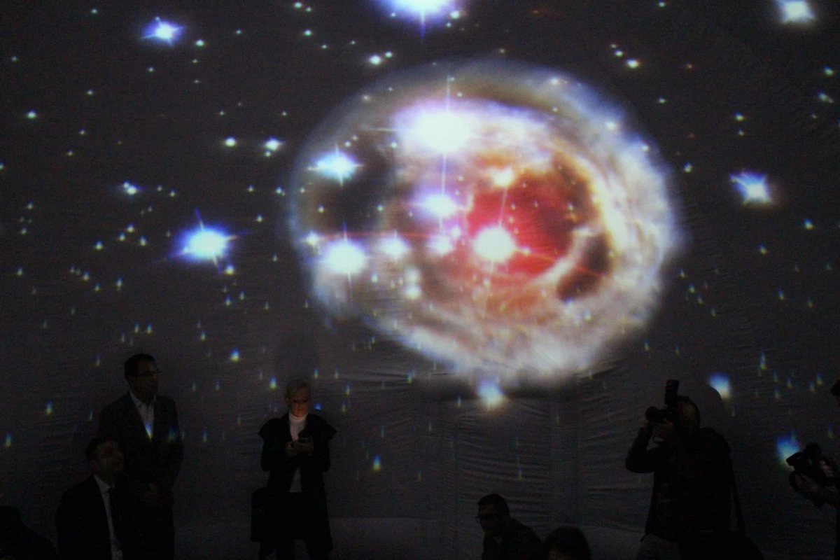 Gledajte mliječni put kroz mobilni planetarijum 