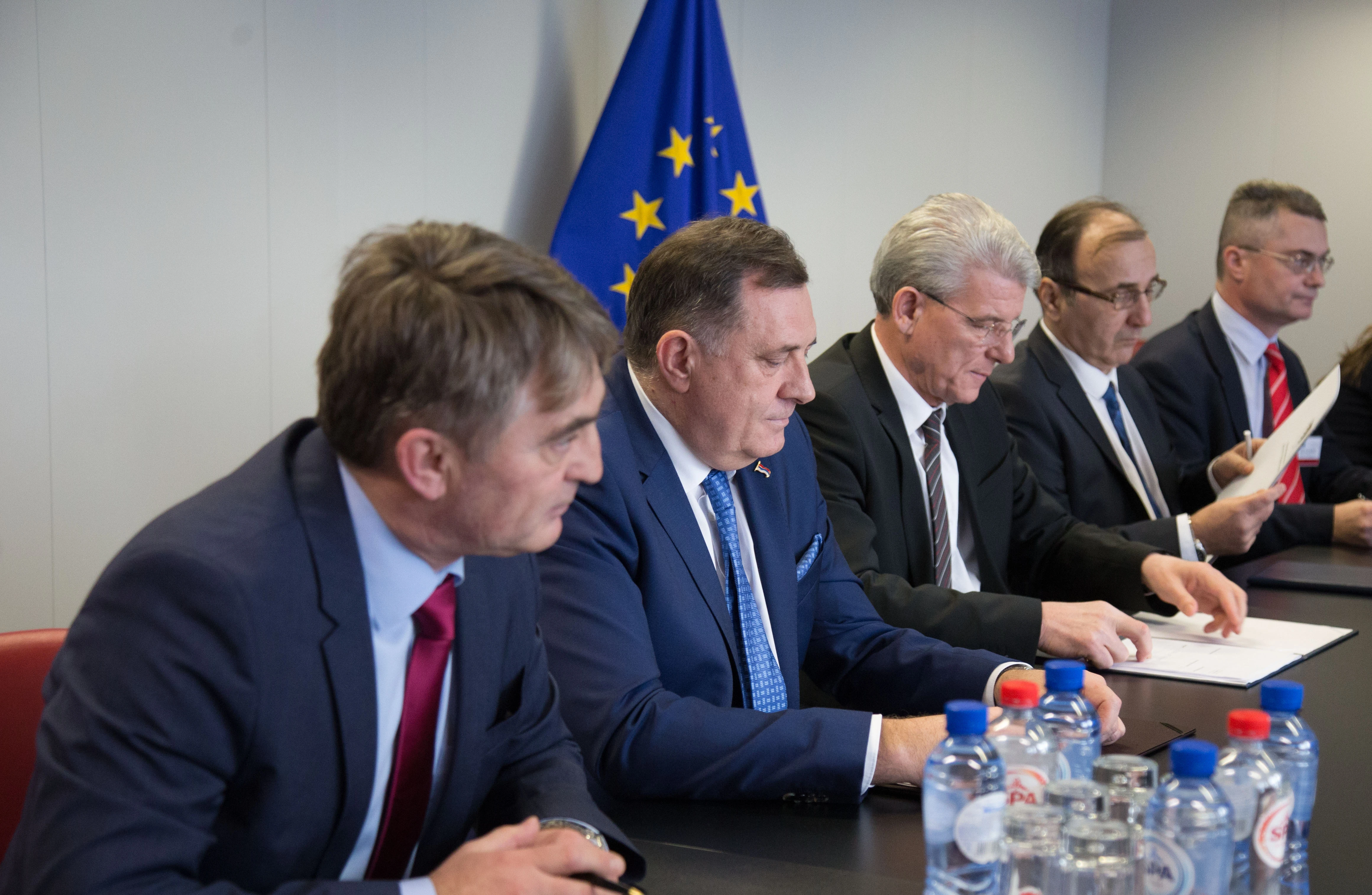 Lideri dobili ozbiljna upozorenja