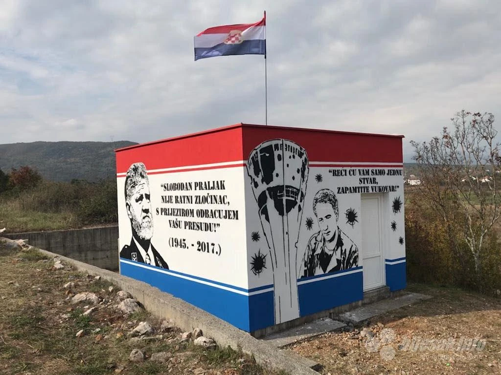 Turčinovići muralima odali počast Slobodanu Praljku i Blagi Zadri