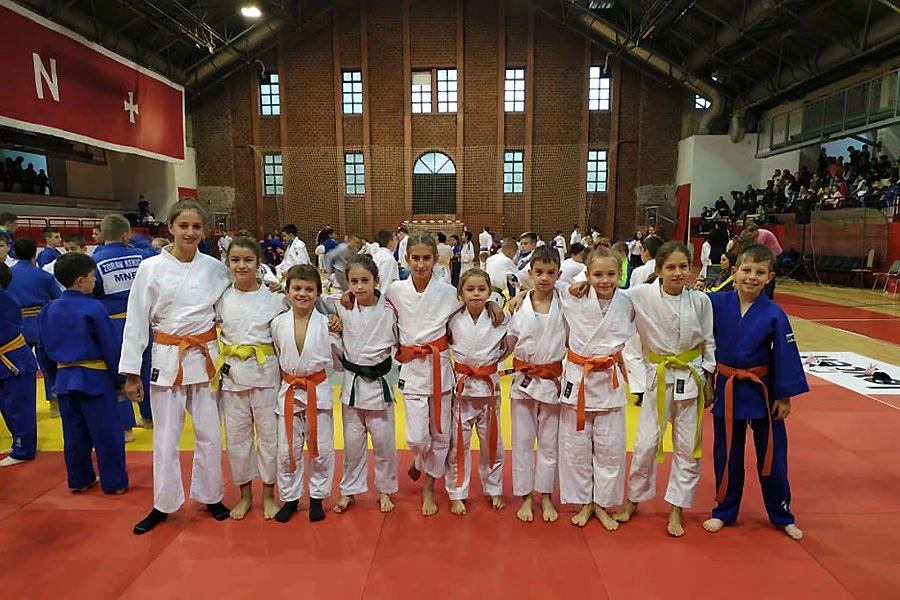 Hercegovcu osam medalja i pehar iz Cetinja
