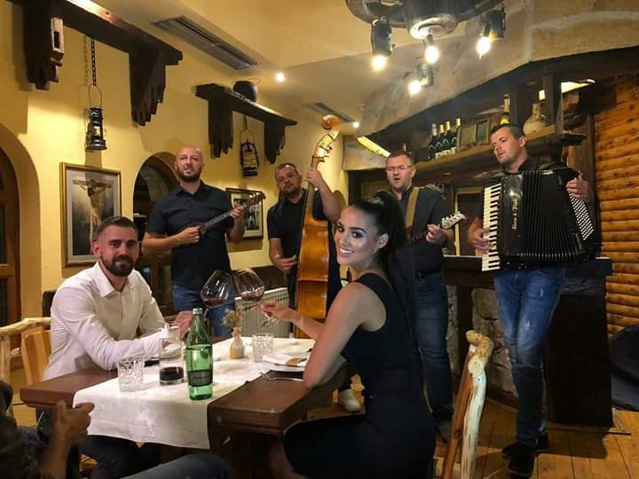 Mokarski tamburaši objavili singl 'S tobom' idealan za prvi ples