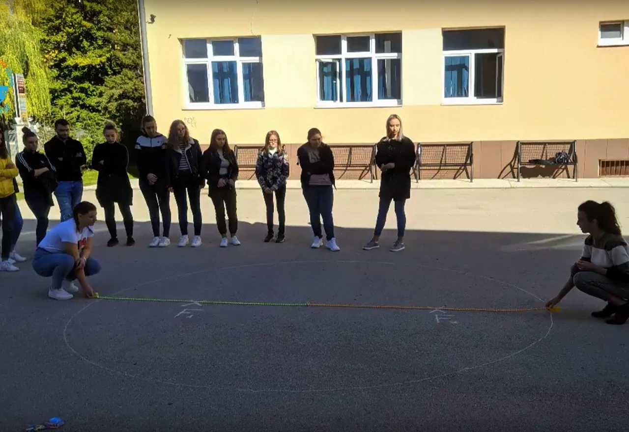 Pozitivna priča iz Livna: Učenje matematike na školskom igralištu