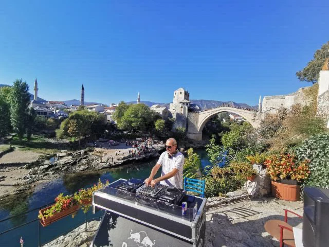 Stari most uživao u zvucima elektronske glazbe