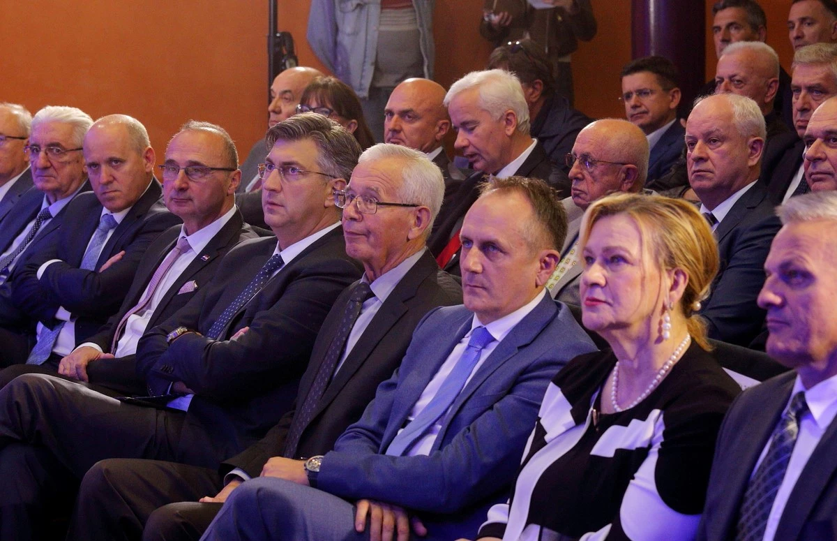 Čović podvukao crtu i u Zagrebu