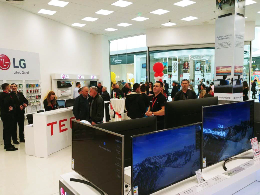 Crveni petak u Techno Shopu