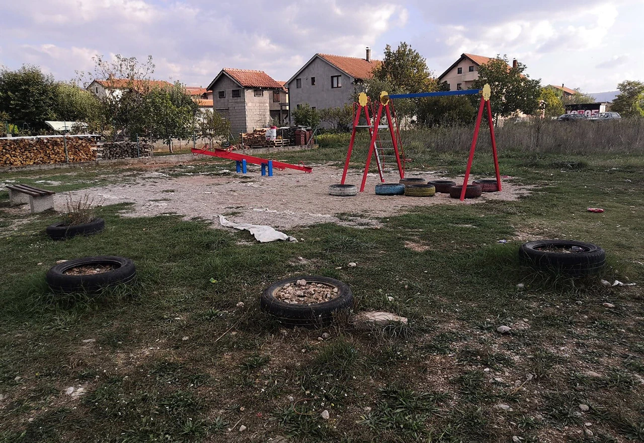 Roditelji, kako odgajate svoju djecu: Igralište u Ortiješu kao slika društva?!