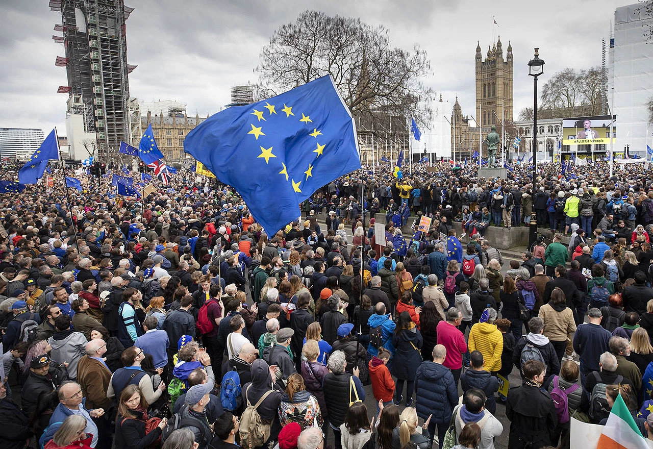 Brexit u kaosu nakon što je parlament odbio brzo odlučivati o dogovoru Johnsona s EU