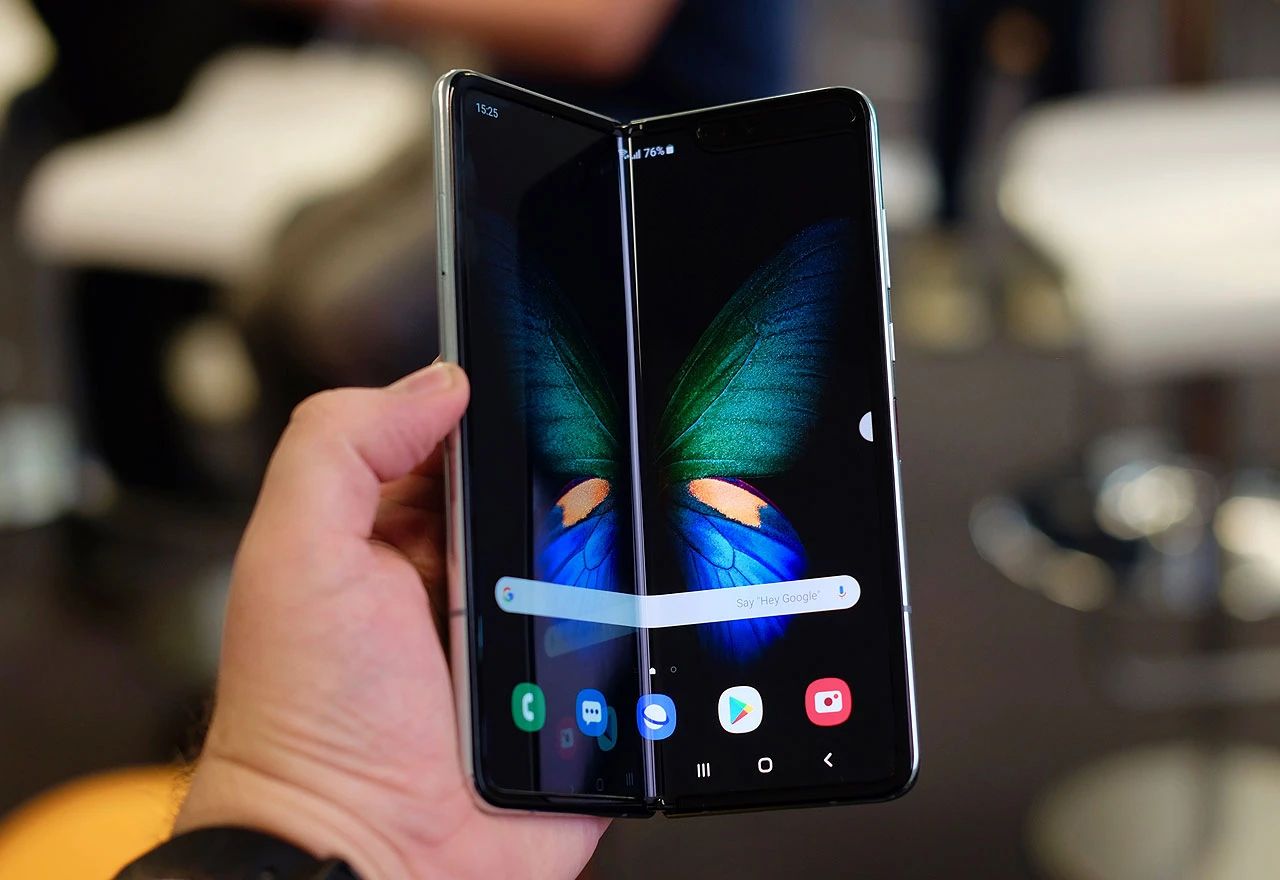 Samsung planira proizvesti 5 do 6 milijuna savitljivih smartphonea