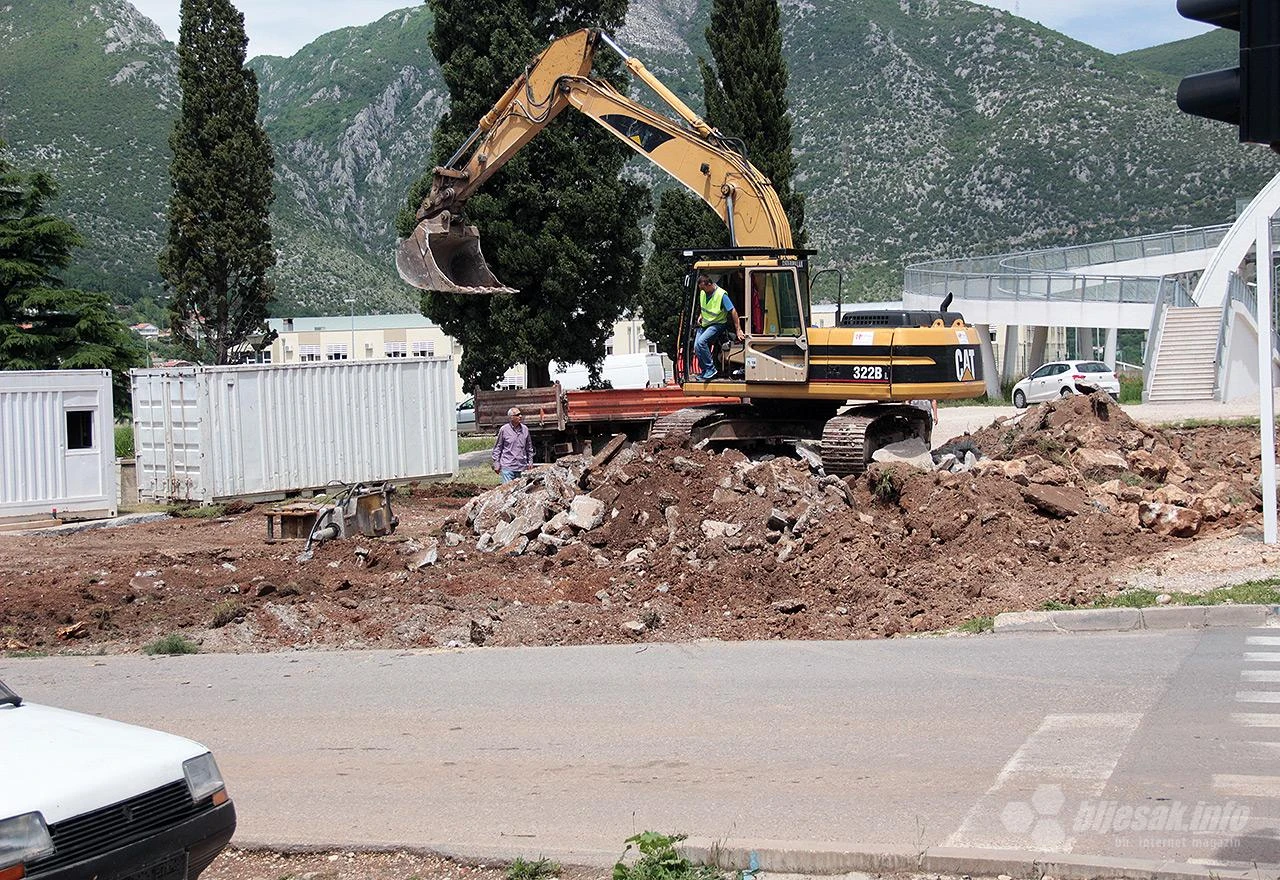 (Zamalo) zaboravili pješake i zelenilo u Mostaru