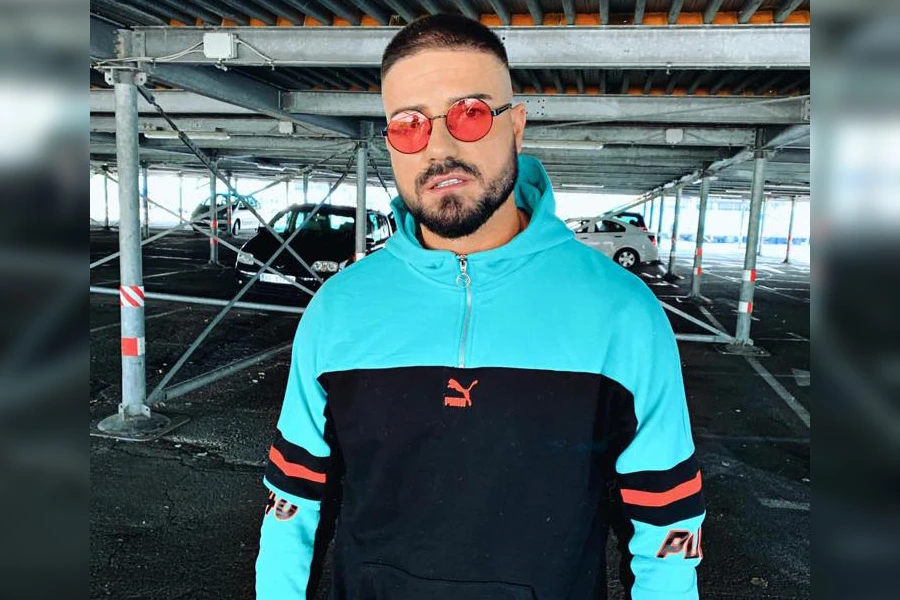 Djevojka razbila arkadu MC Stojanu
