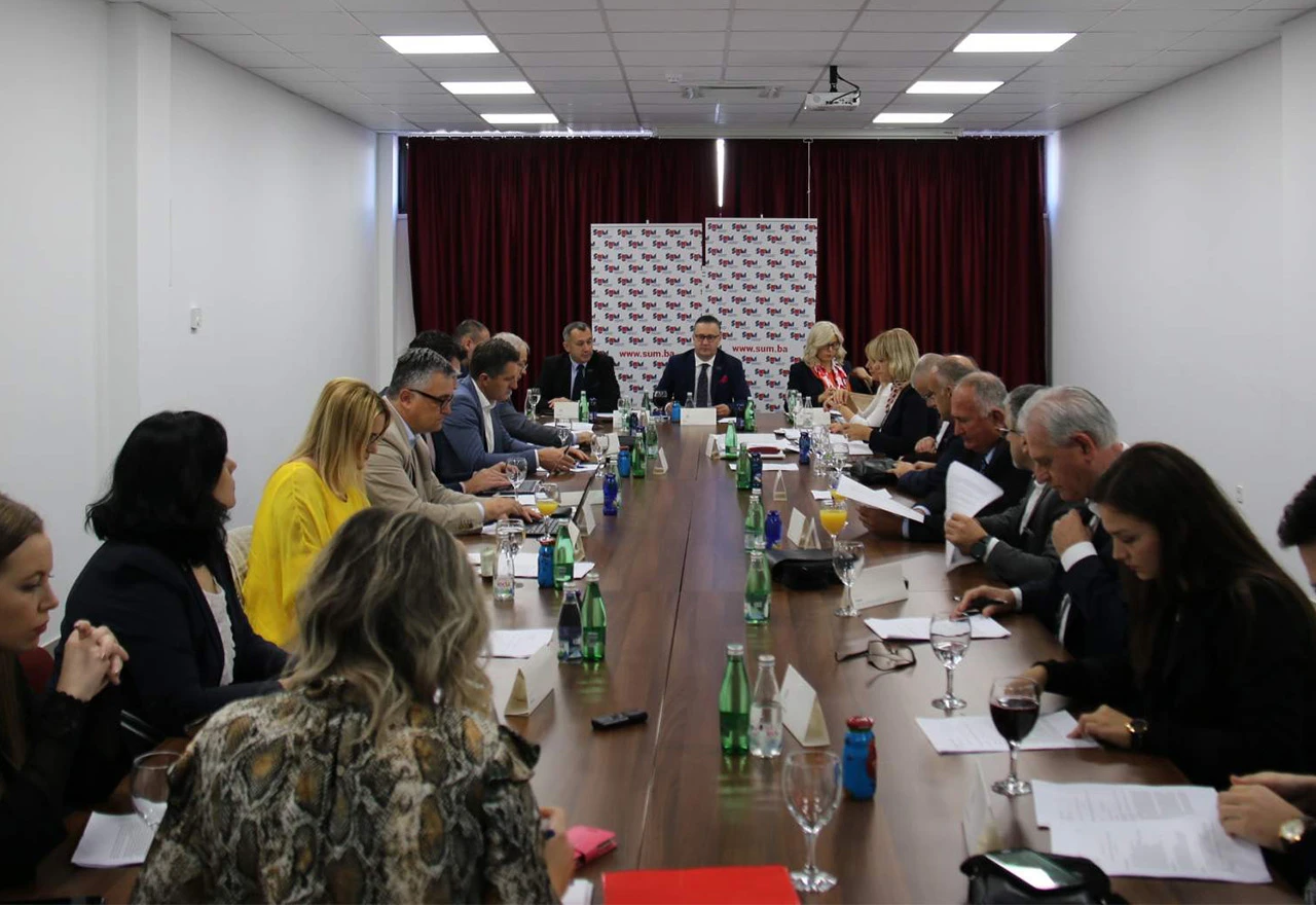 Sveučilište putuje i zapošljava 20 asistenata