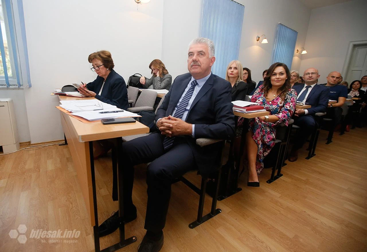 U HNŽ-u povećane novčane potpore ženama-majkama koje nisu u radnom odnosu