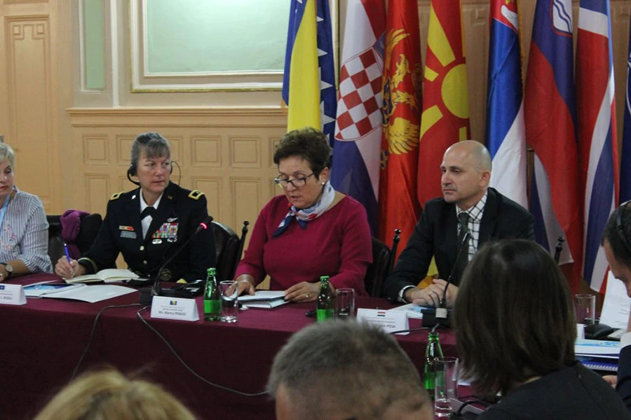 Kako trebaju surađivati ministarstvo obrane i mediji? 