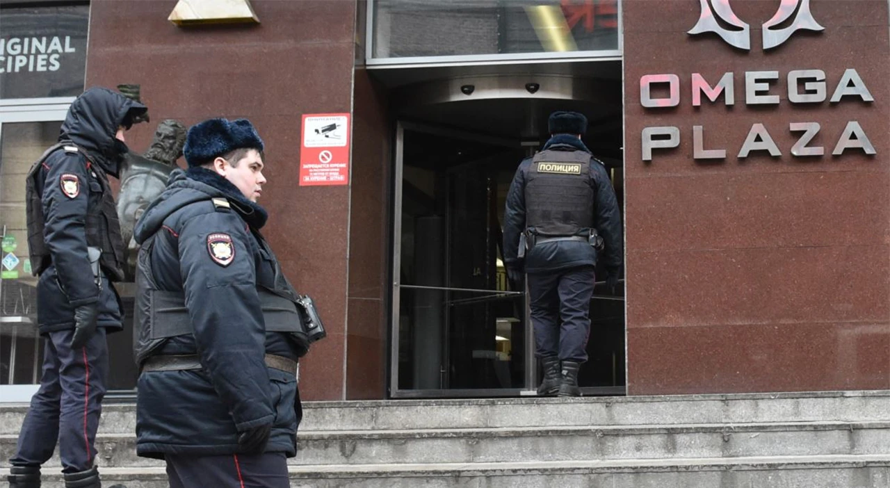Pretresi prostorija Fondacije za borbu protiv korupcije