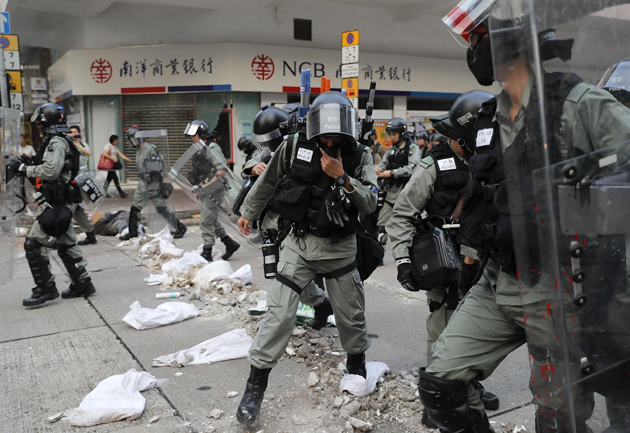 Bombardirane metro postaje u Hong Kongu