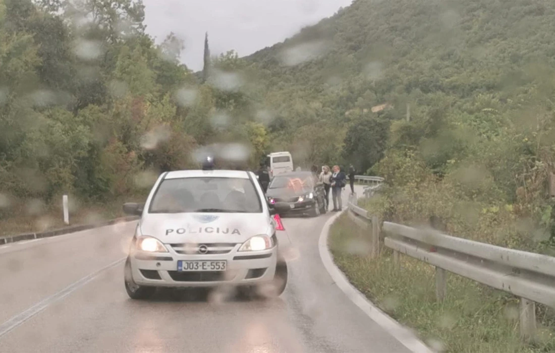 Blagaj: Sudar automobila i autobusa