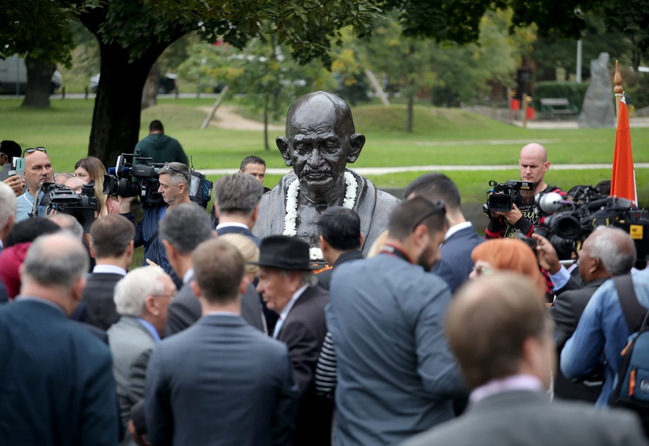 U Zagrebu otkrivena bista Mahatme Gandhija