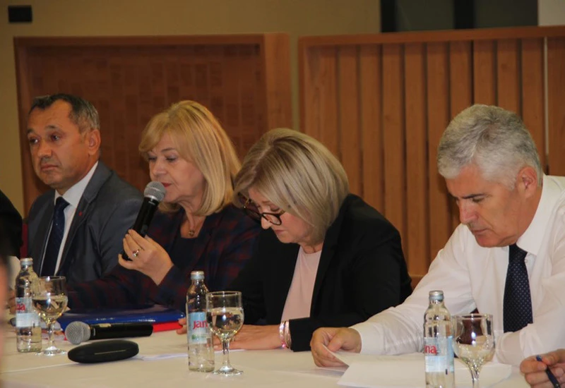 Gospodarstvenici i HNS u Vitezu: Prosječna plaća prešla je 900 KM!