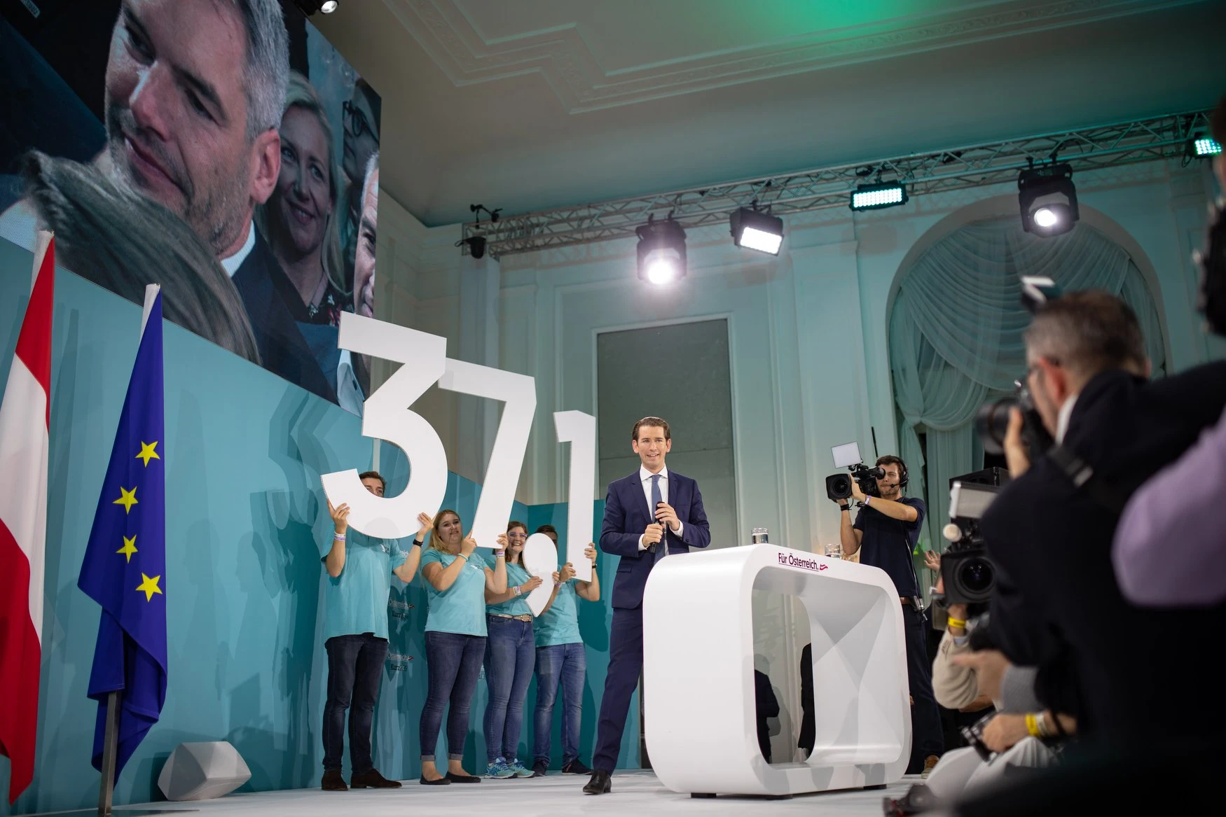 Kurz se vraća na poziciju najmlađeg lidera na svijetu