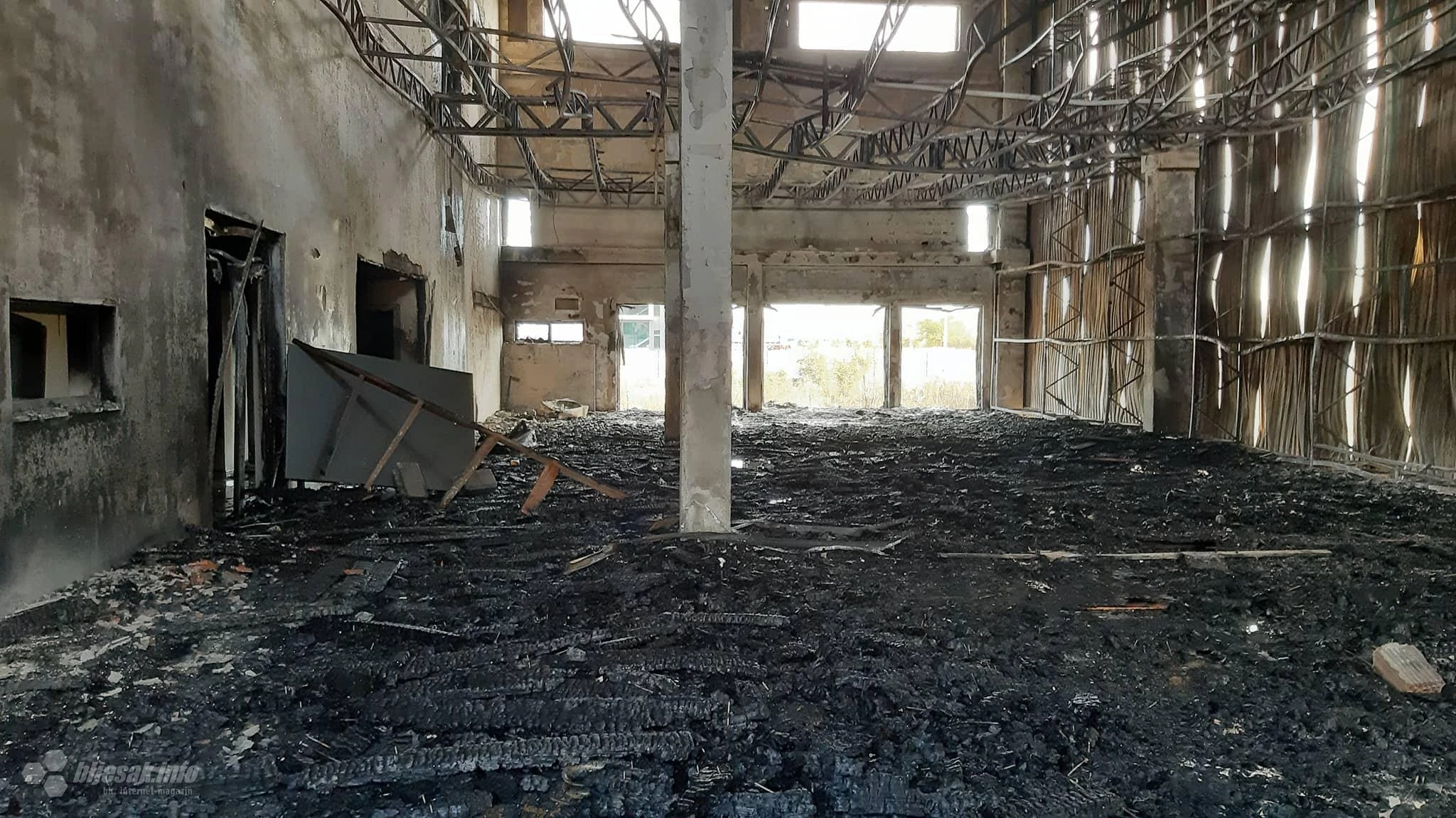 Mostar: Istražuju se okolnosti požara u SC Borsa