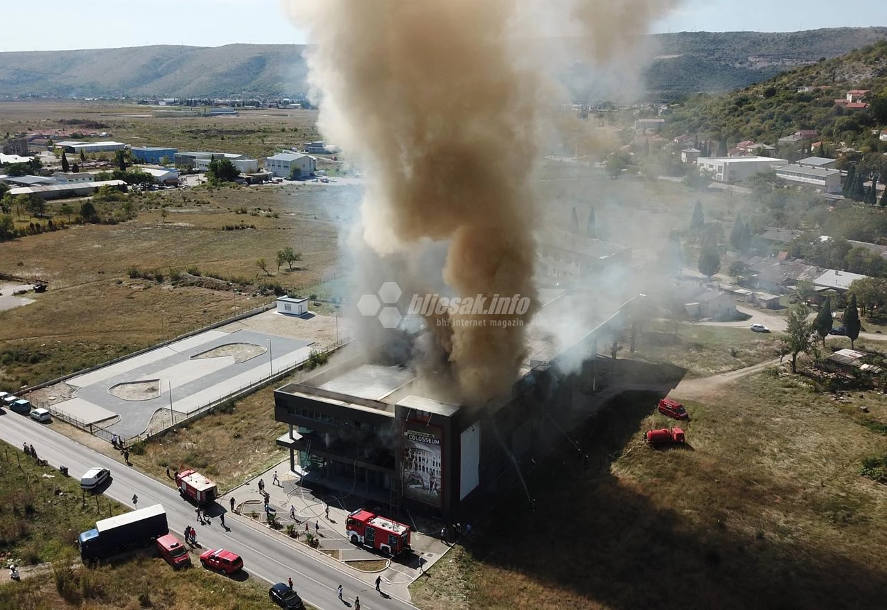 Ovako je izgledao požar na zgradi ''Borse'' iz zraka