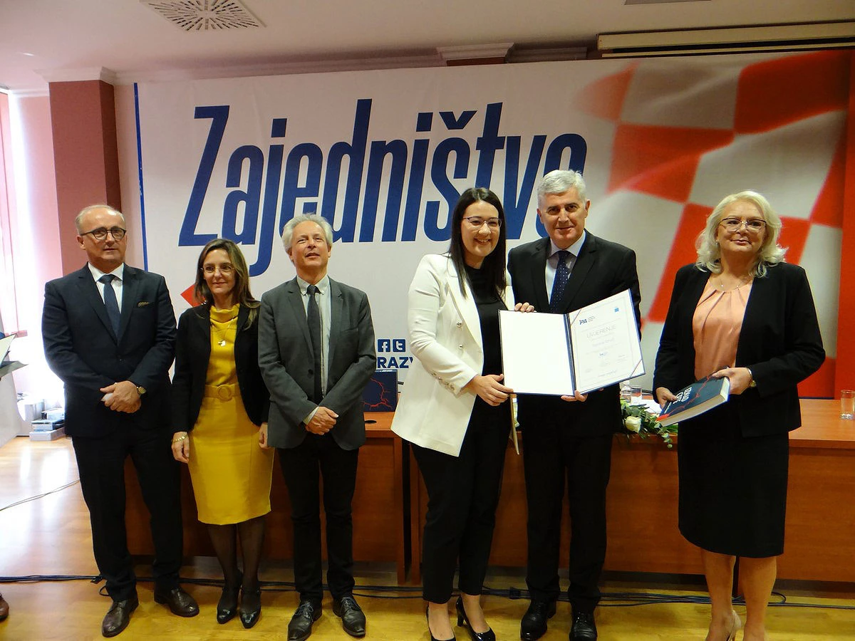 Čović dodijelio diplome 8. generaciji Političke akademije HDZ-a BiH