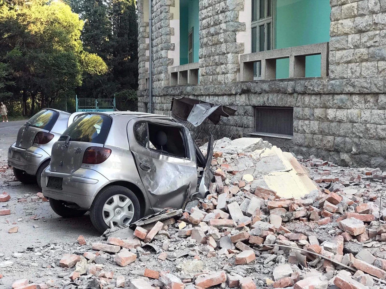 U potresima u Albaniji ozlijeđeno više od 100 osoba