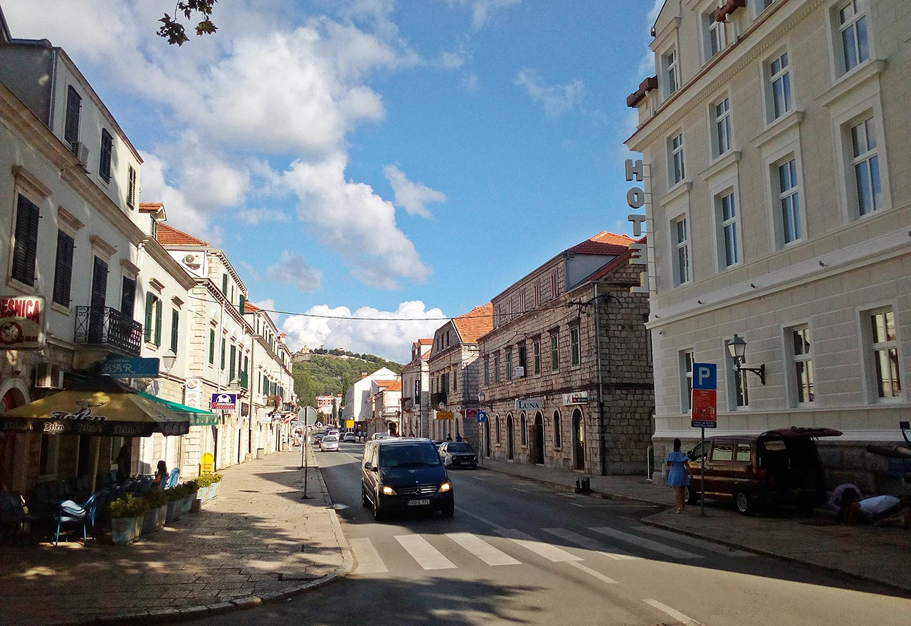 Grad u Hercegovini dobit će zgradu za mlade bračne parove - Koji su uvjeti?