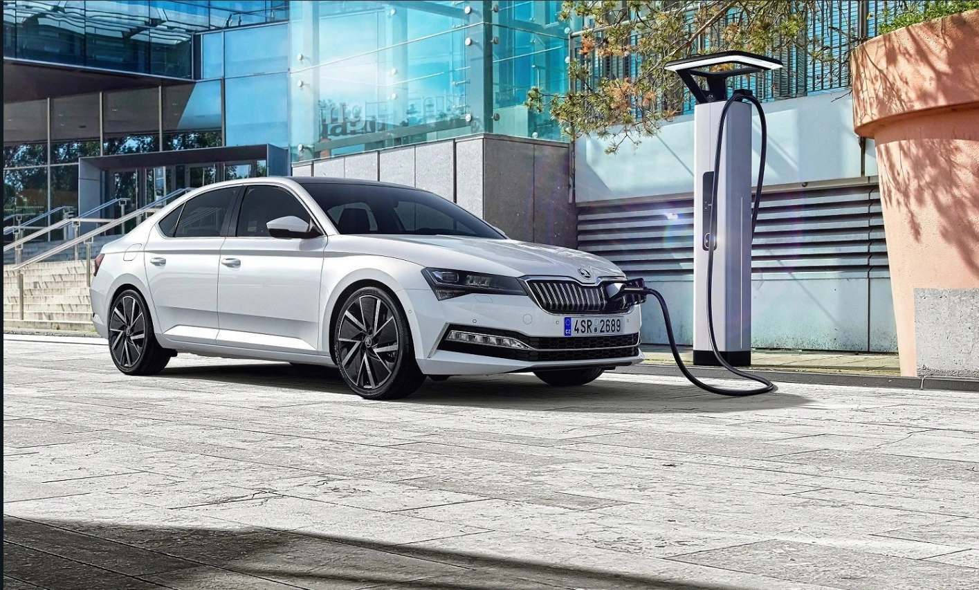 Škoda otvara novi pogon za hibridni Superb