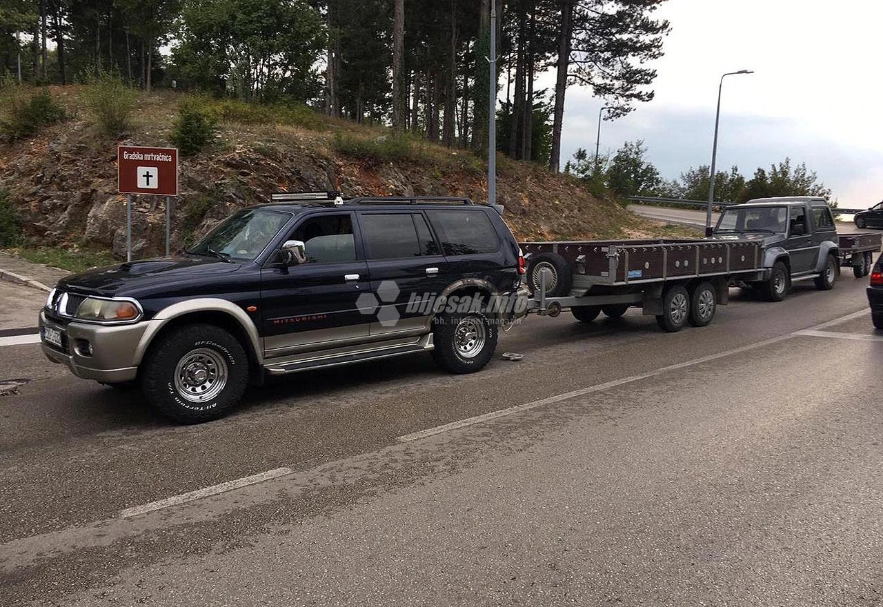 Sudar Pajera i Passata kod širokobriješke Gradske mrtvačnice