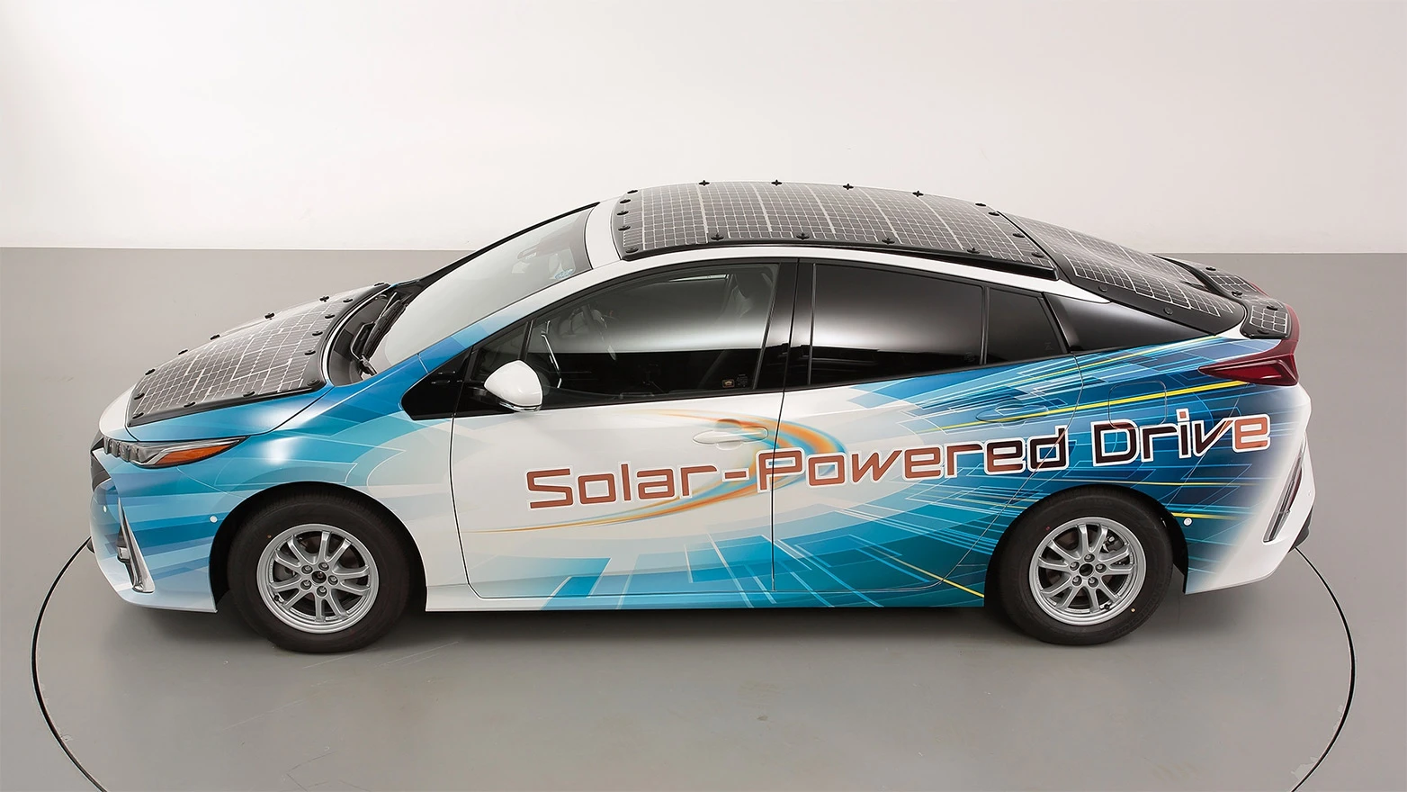 Toyota testirala solarni Prius