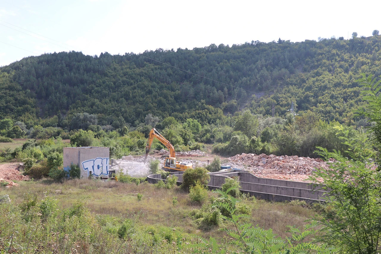 Široki Brijeg: Srušen stari pročistač 