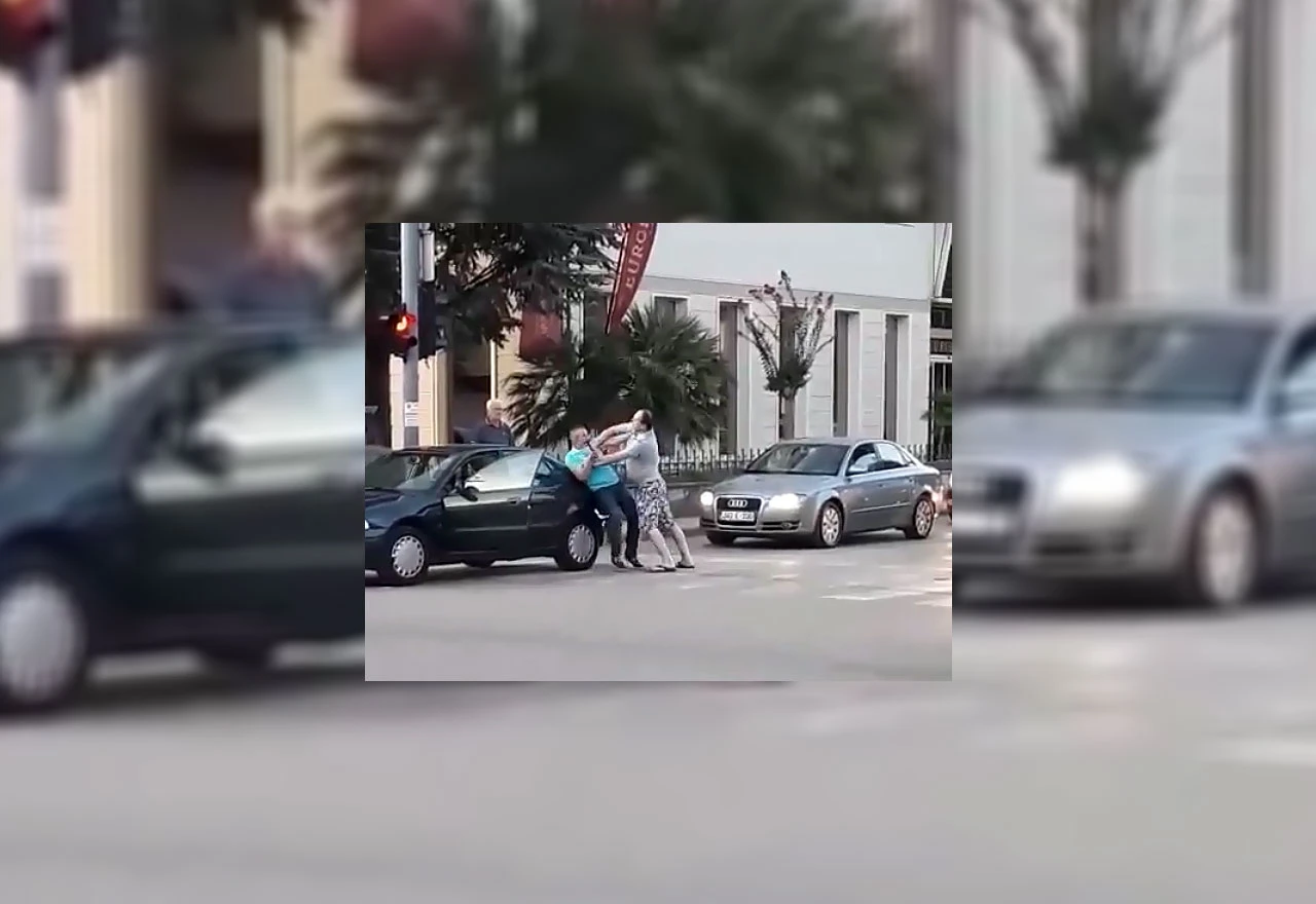 Mostar: Kada se dvojica ''pohvataju za vratove'' na semaforima