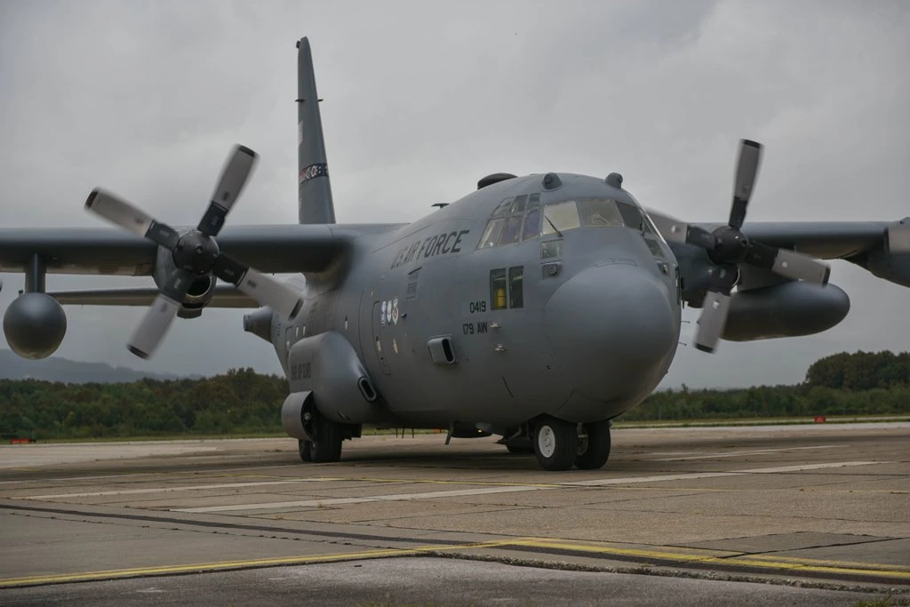 Slijetanjem zrakoplova C-130 u Tuzli počela vježba ''Srebrna strijela''
