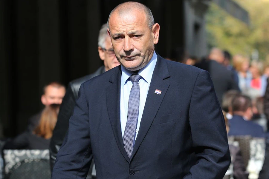 Medved poručio Brnabić: Srbija ima unutarnjih problema i neka se njima bavi