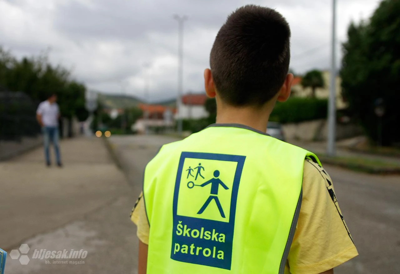 Upozorenje roditeljima i vozačima: Počela je školska godina!
