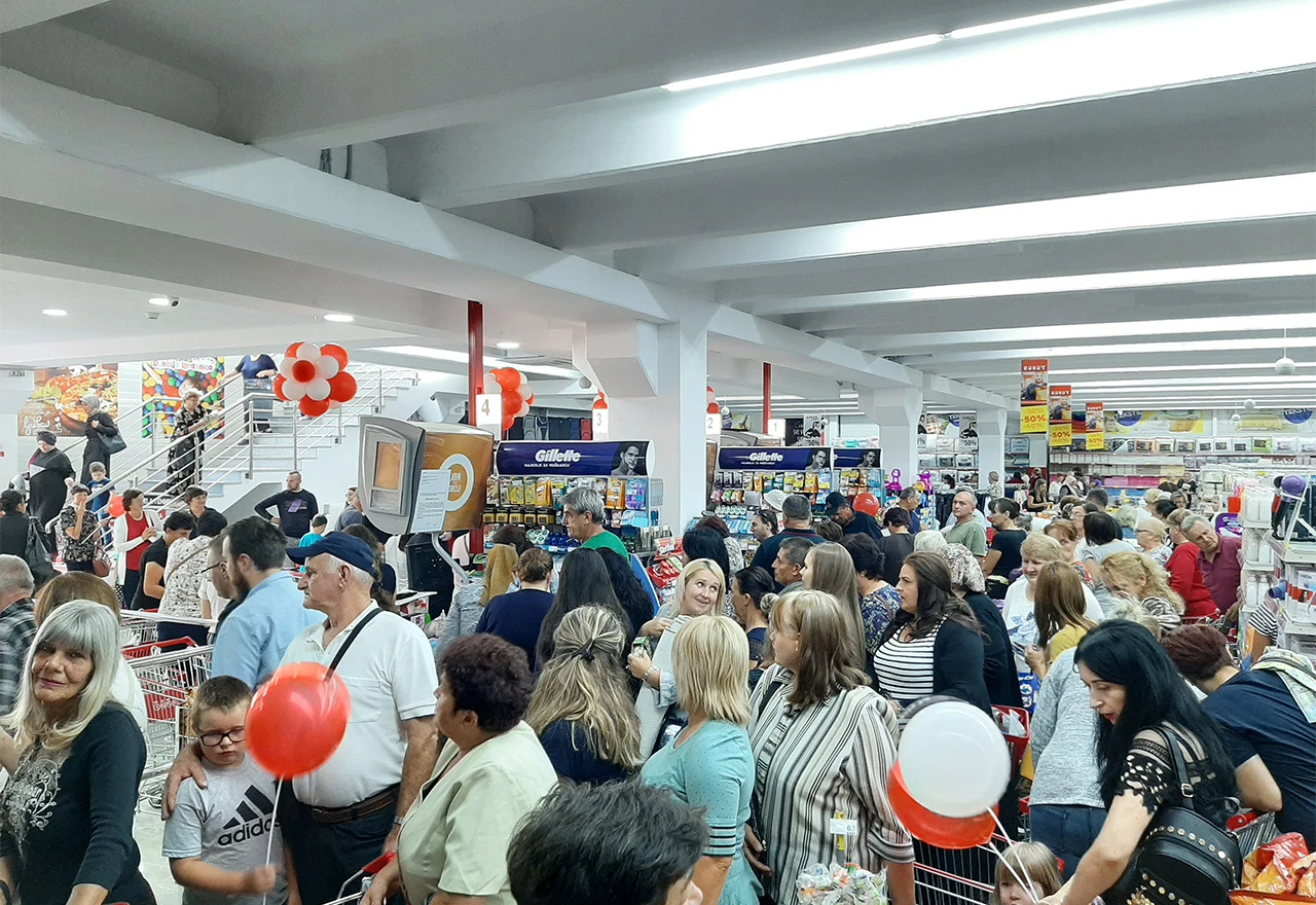 Otvoren hipermarket Robot u Hadžićima