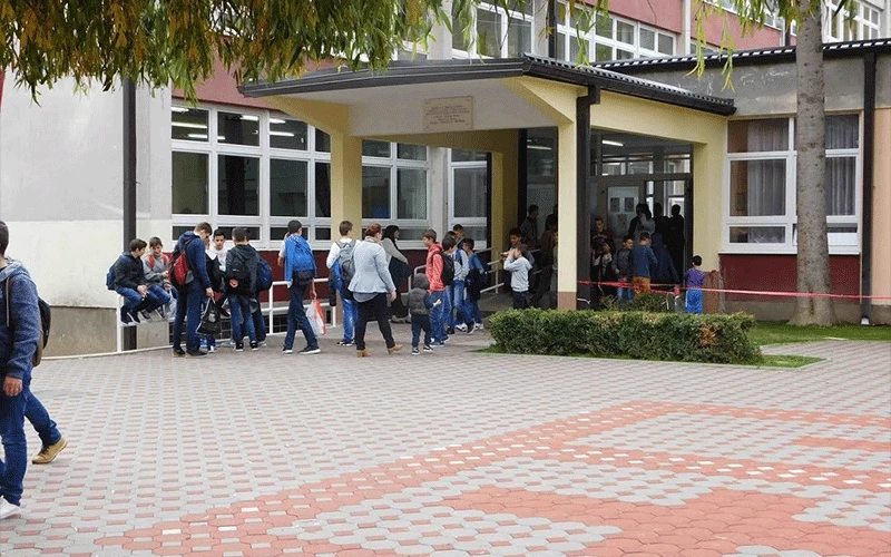 Prozor-Rama: Po 250 KM za prvašiće