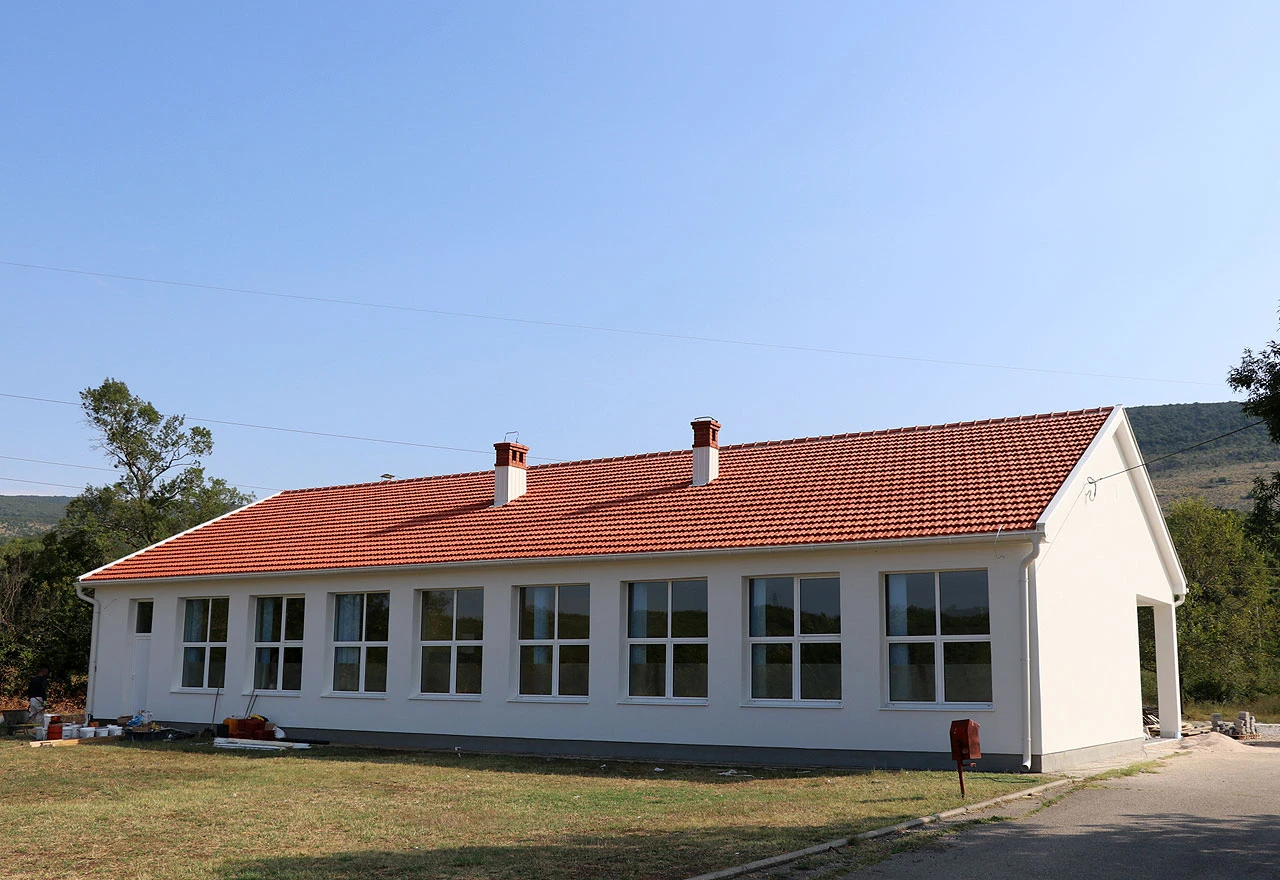 Široki Brijeg: Obnovljene škole u Donjem Crnču i Provu