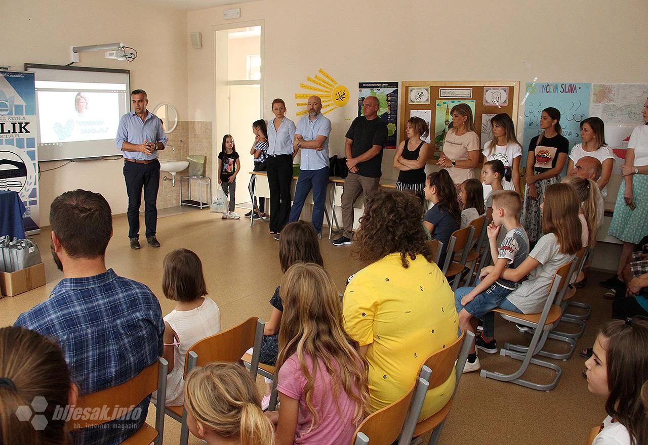 Mostar: Djeca dobila nove udžbenike