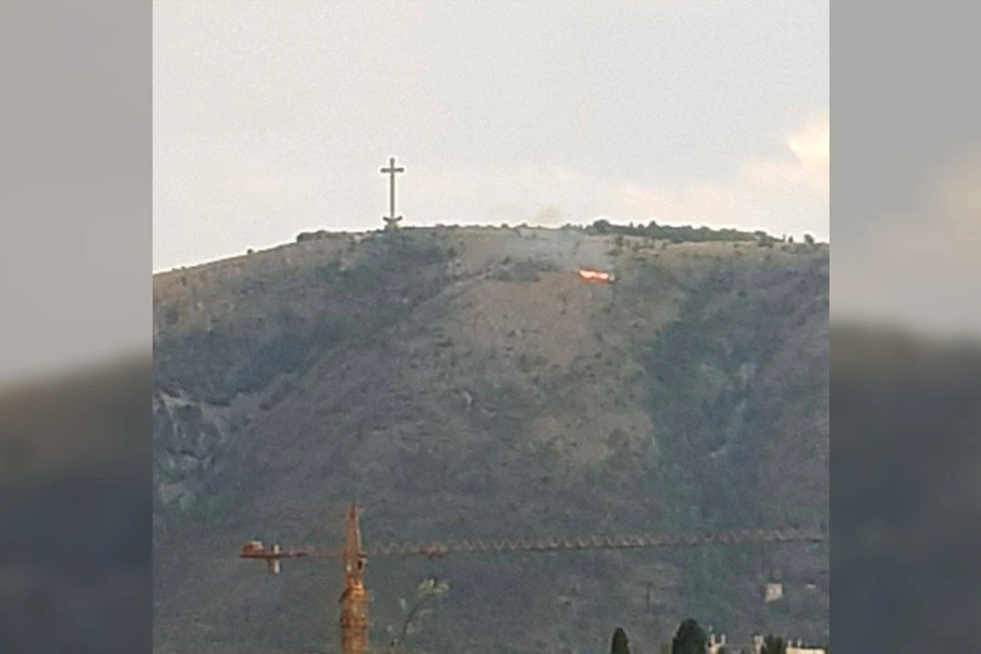 Grom udario u Hum, vatrogasci na terenu