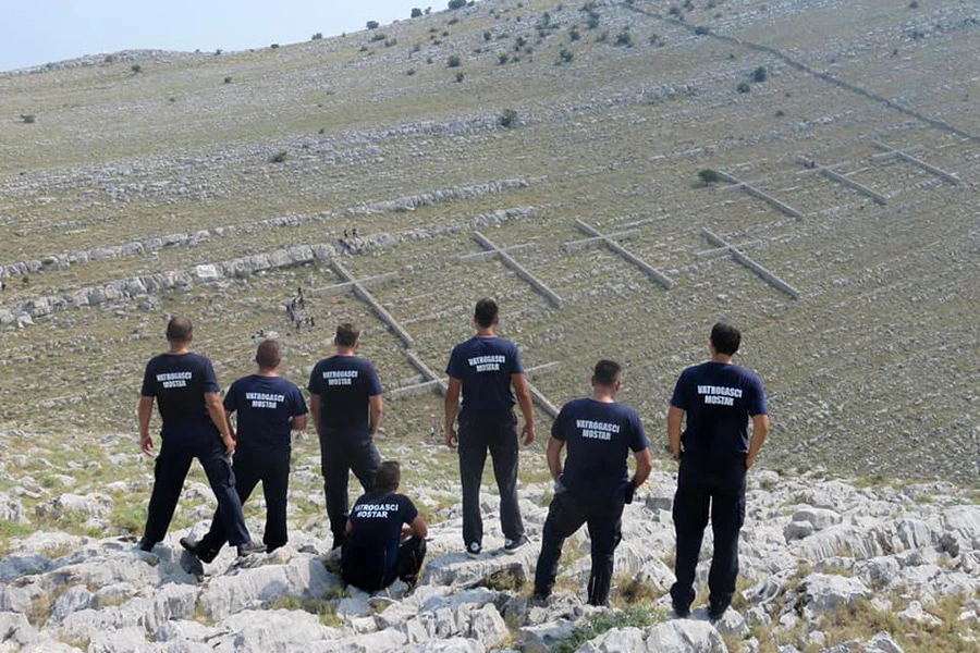Kornati: Mostarski vatrogasci odali počast poginulim kolegama