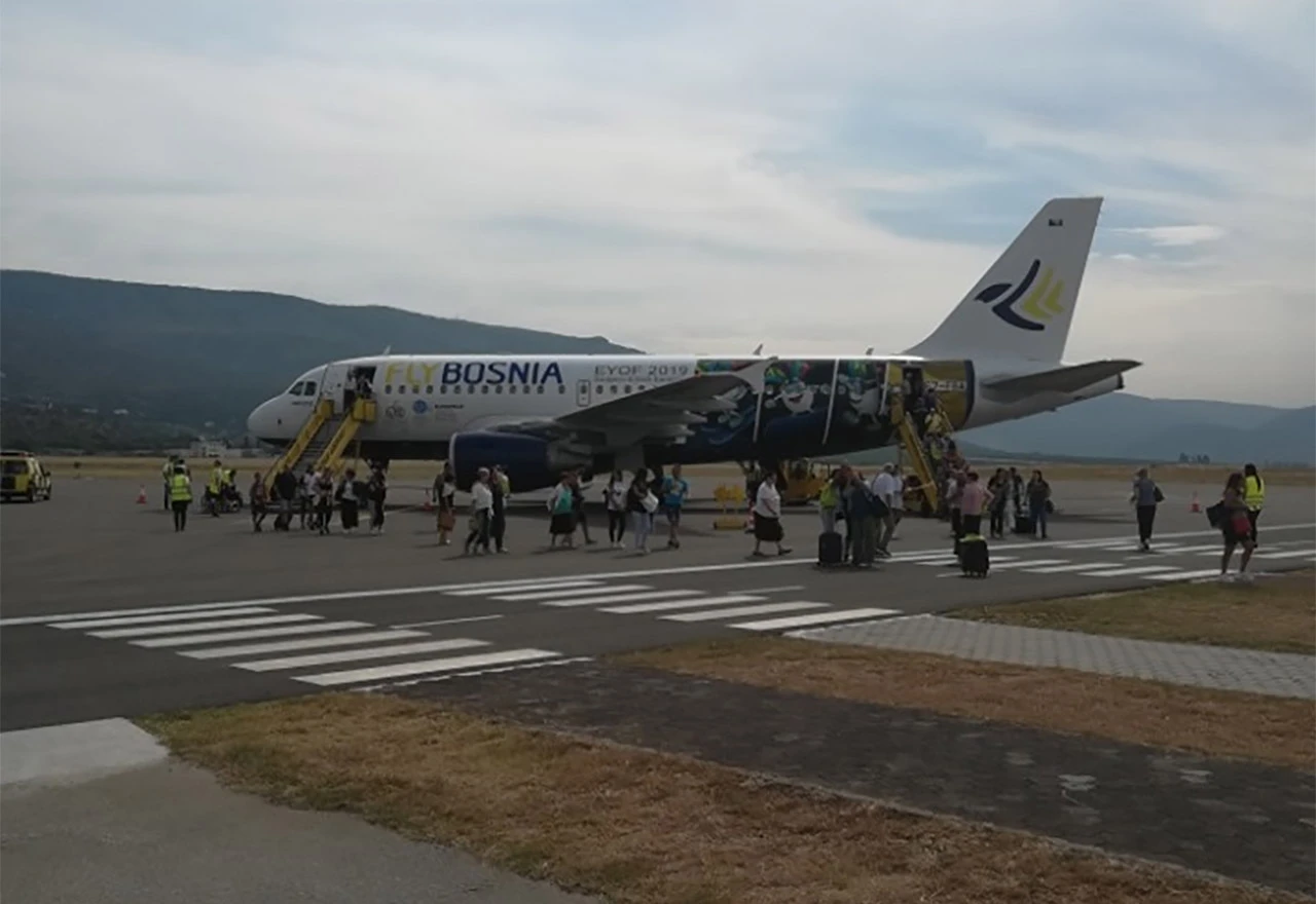 Veliki korak za hodočasnike: U mostarsku zračnu luku sletio avion iz Napulja