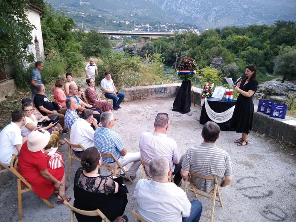 Iznad pećina nad Neretvom odana počast žrtvama svih totalitarizma