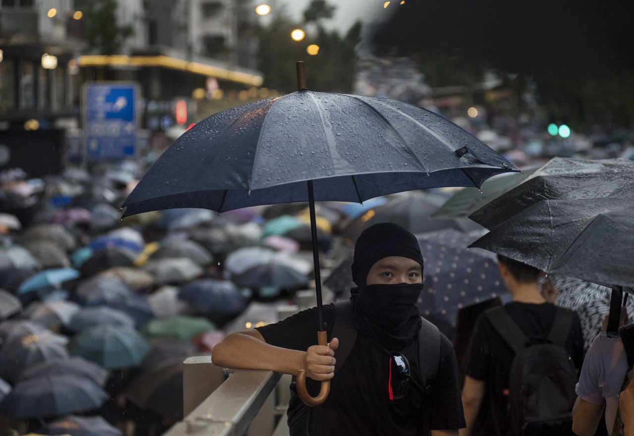 Najmanje 1,7 milijuna ljudi preplavilo ulice Hong Konga
