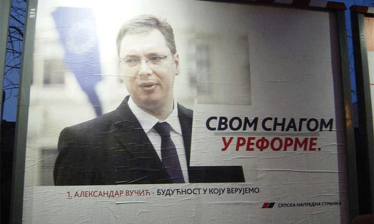 Kažnjen zbog kidanja plakata sa likom Aleksandra Vučića