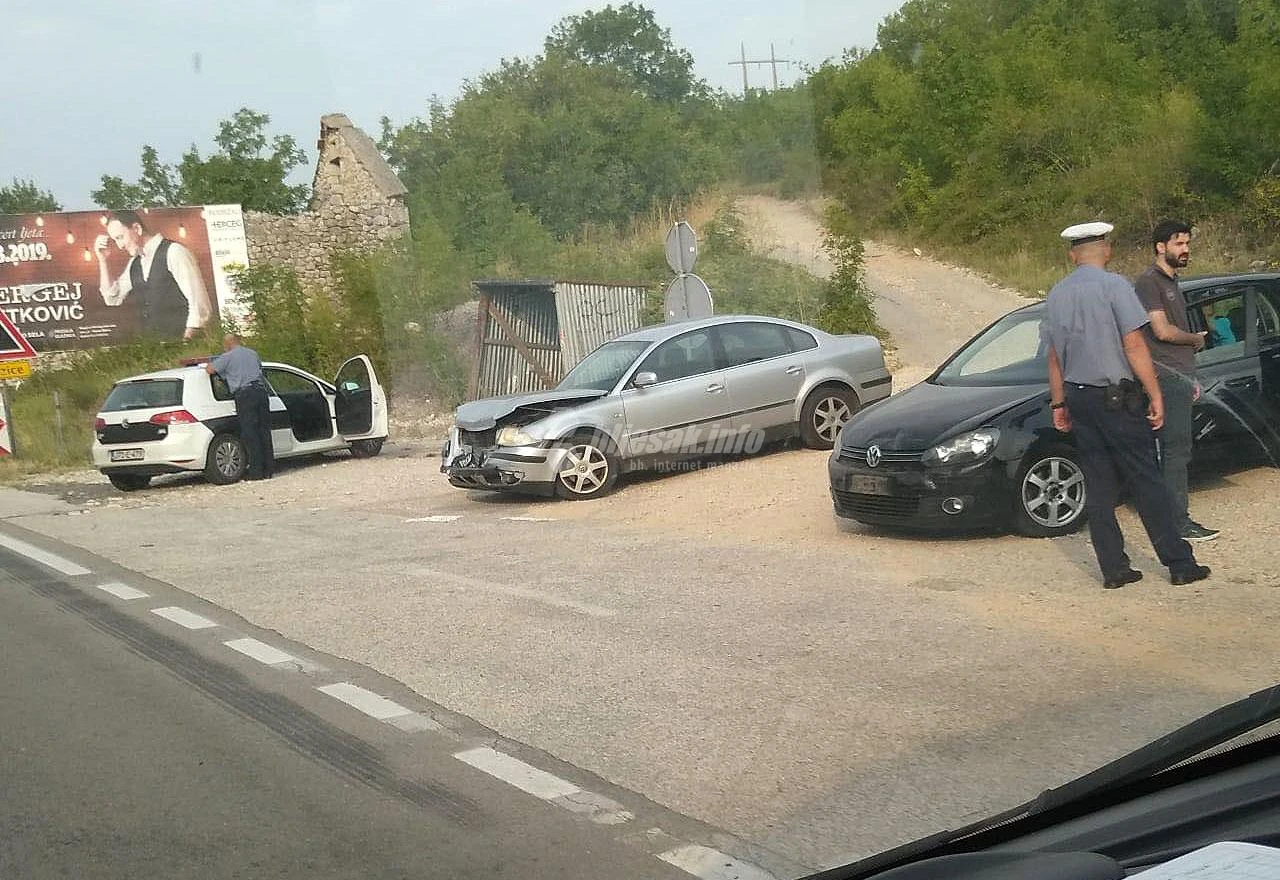 Sudar tri automobila na vrhu Žovnice prouzročio velike kolone
