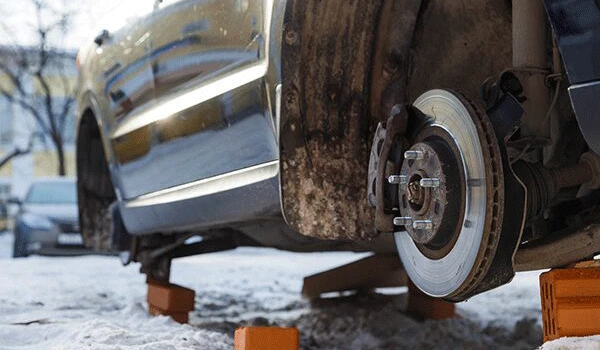 Ukrali četiri gume sa skupocjenog Porschea