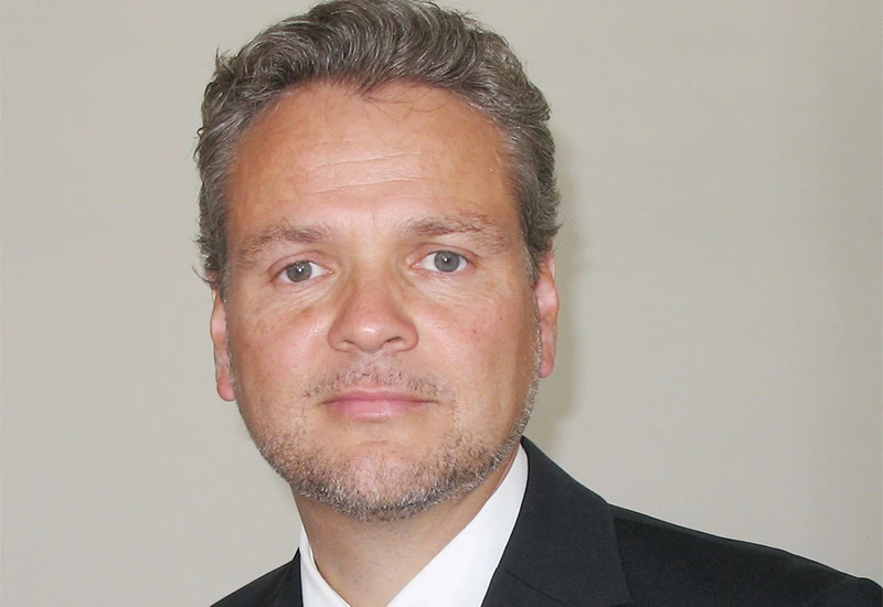 Wigemark odlazi, Sattler dolazi