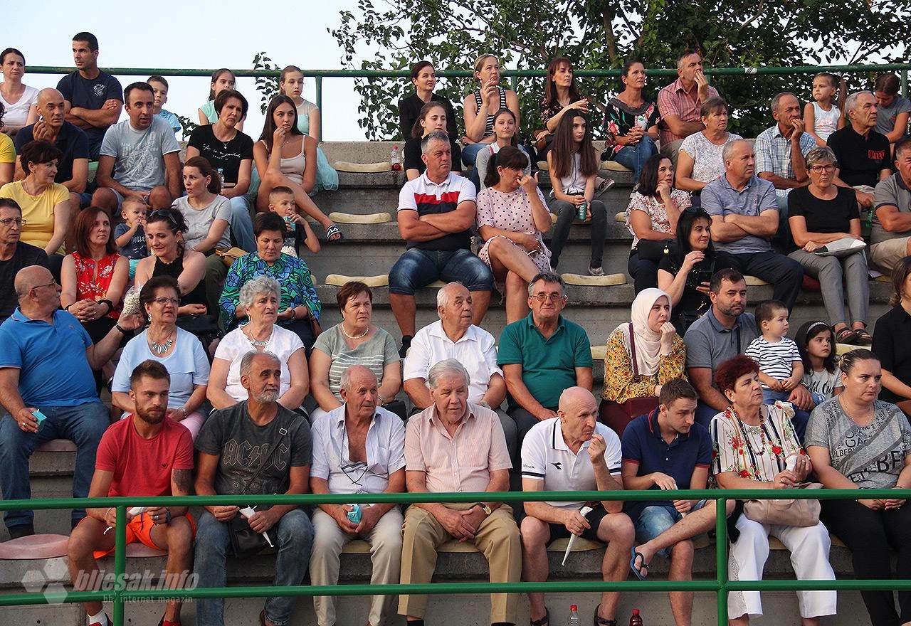 Mostar: Razigranost i šarenilo boja pred mnogobrojnom publikom